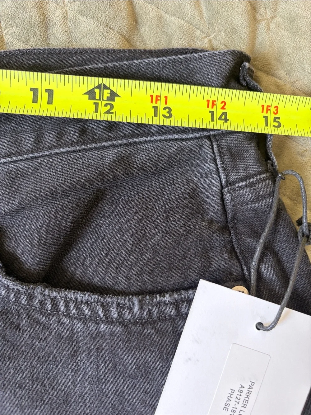 AGOLDE Parker Long Jean Shorts in Phase Black sz 27 4.5